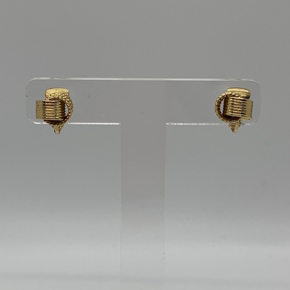 Vintage Avon Gold Tone Knot Clip on Earrings - Picture 1 of 10